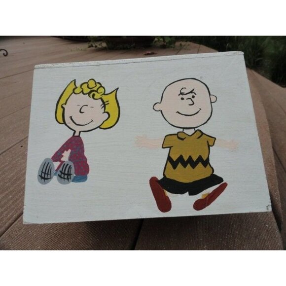 Hand Made Hand Painted Seven Peanuts Characters Birdhouse One Of A Kind Mint - Picture 2 of 9